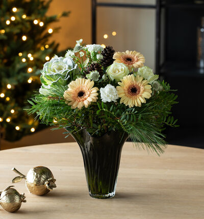 Gavebukett i hvitt og fersken Gavebukett i hvitt og fersken